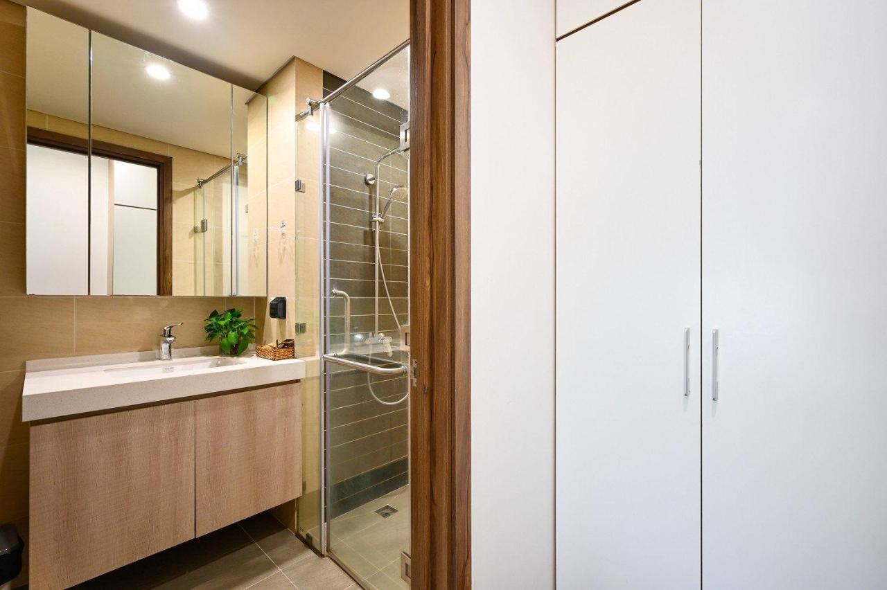 Qhome Dlux 2Pn Ho Chi Minh City Exterior photo