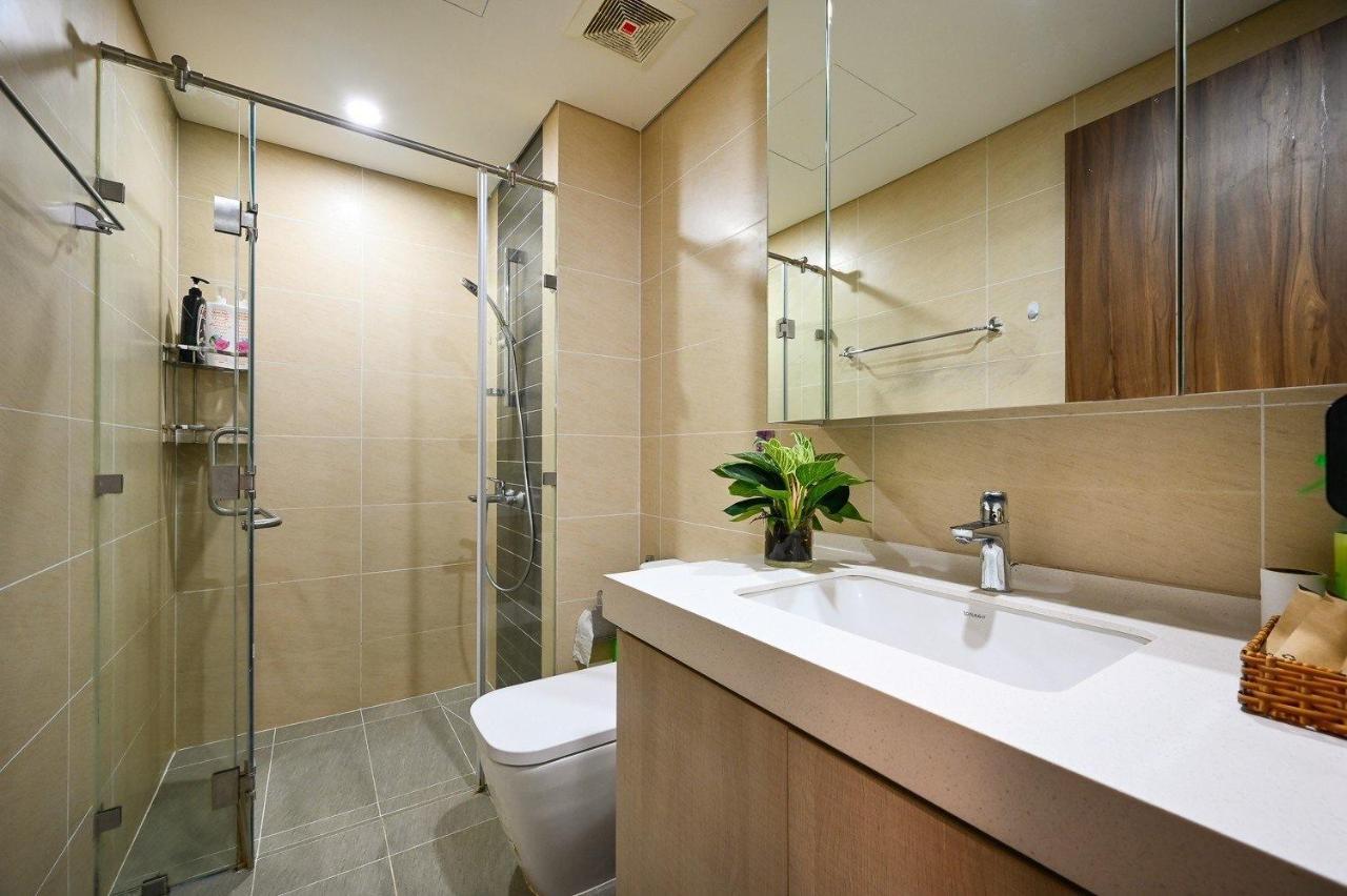 Qhome Dlux 2Pn Ho Chi Minh City Exterior photo